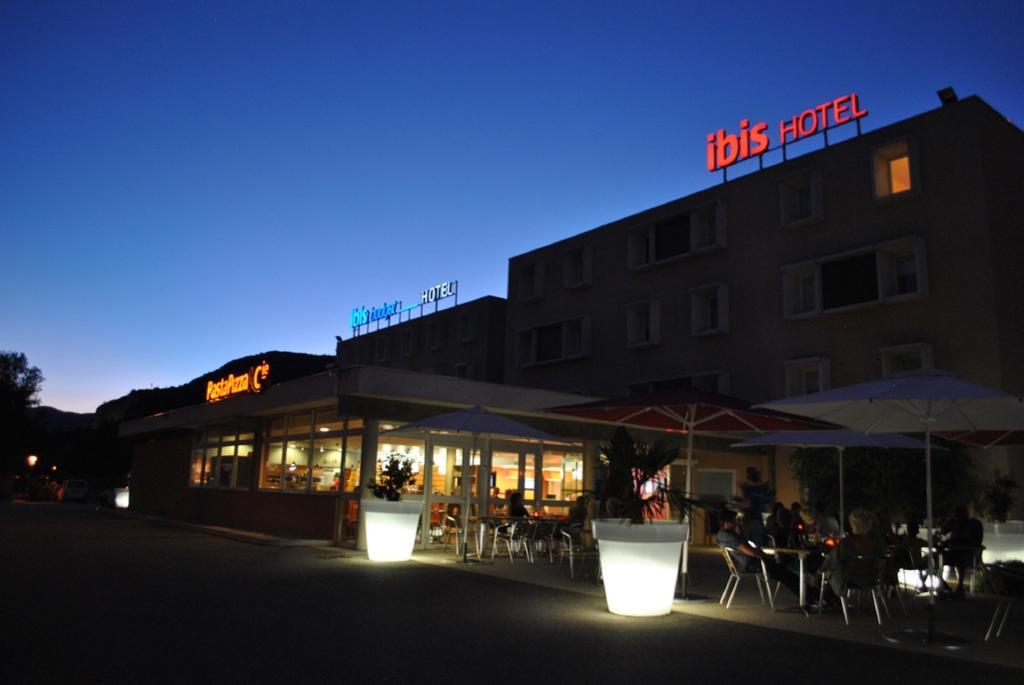 Ibis Loriol Le Pouzin Hotel Exterior photo