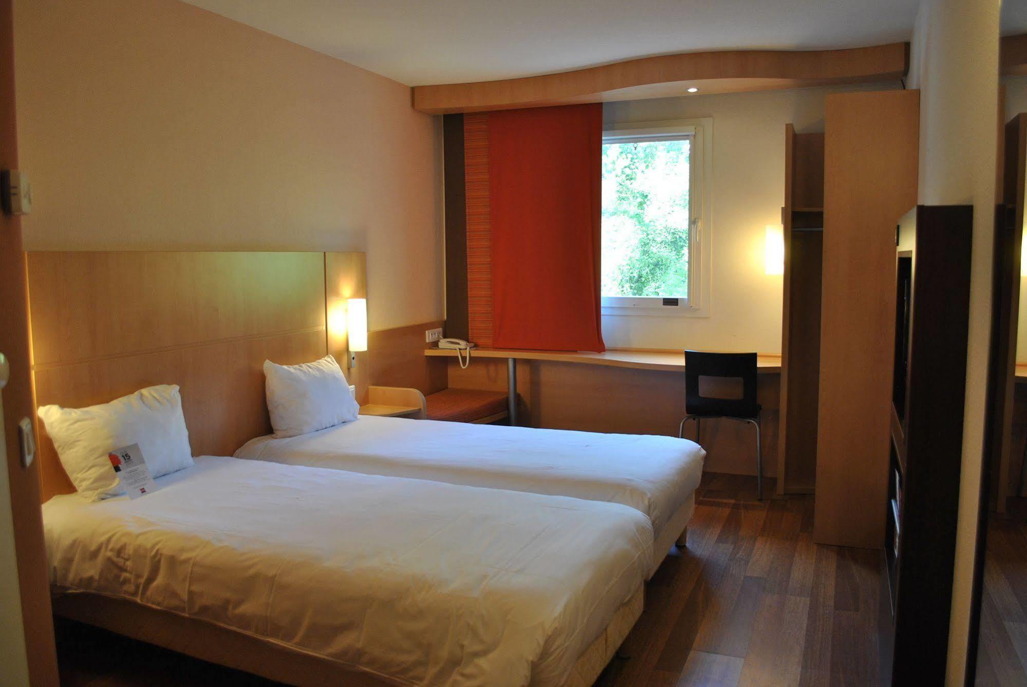 Ibis Loriol Le Pouzin Hotel Exterior photo