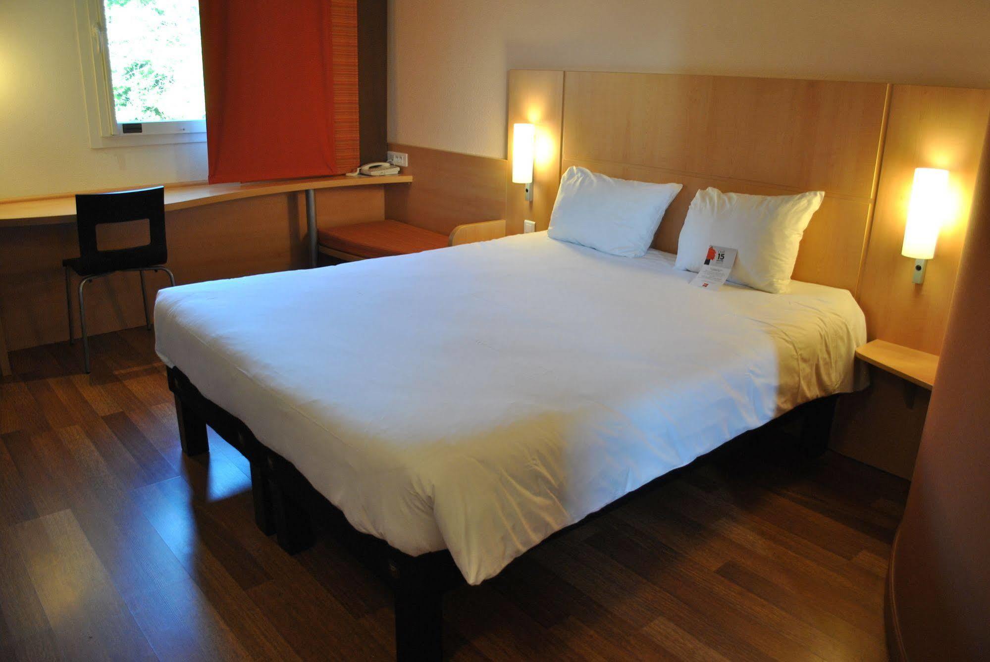 Ibis Loriol Le Pouzin Hotel Exterior photo