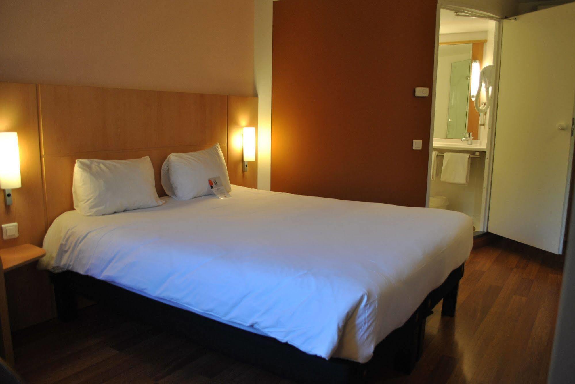 Ibis Loriol Le Pouzin Hotel Exterior photo