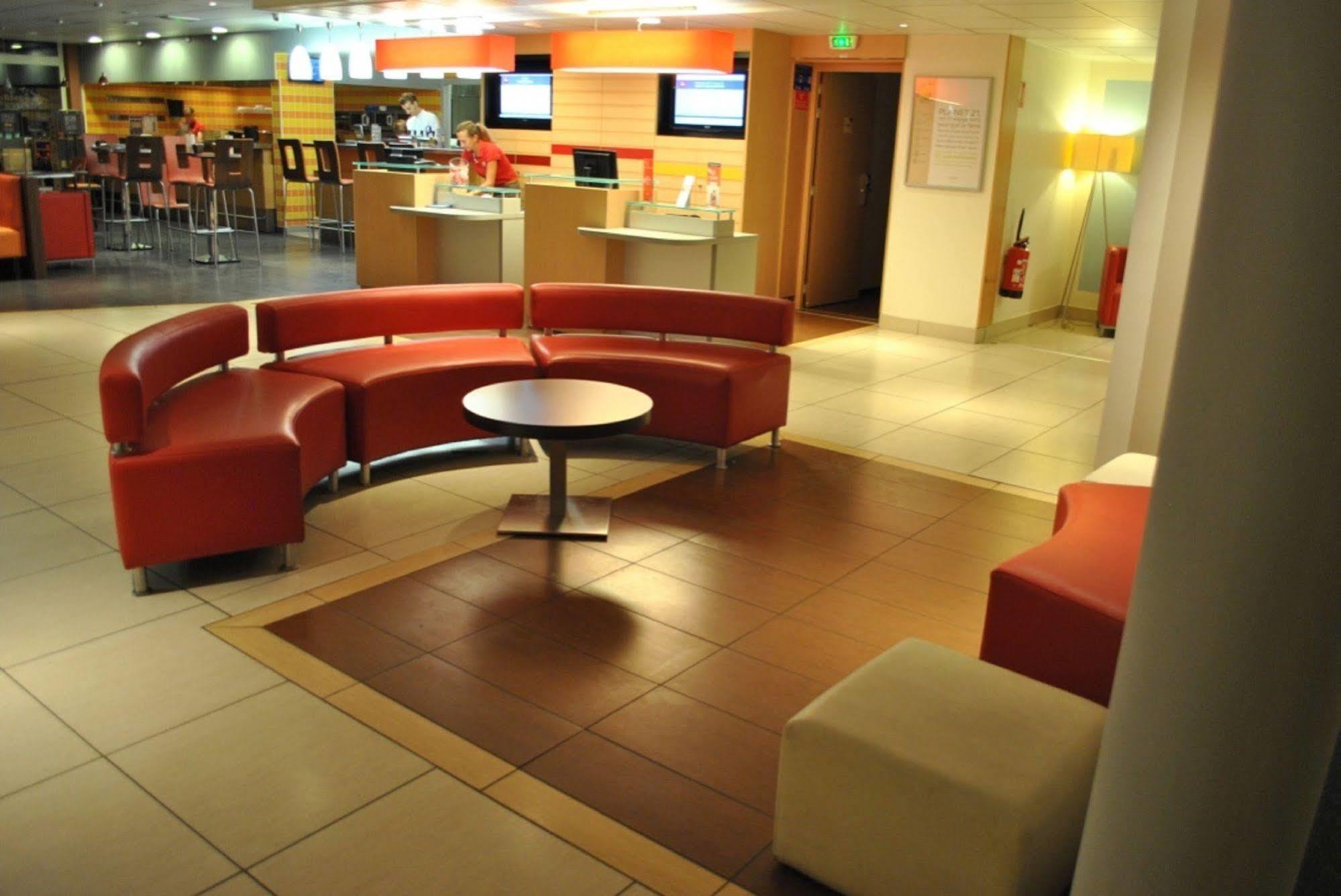 Ibis Loriol Le Pouzin Hotel Exterior photo
